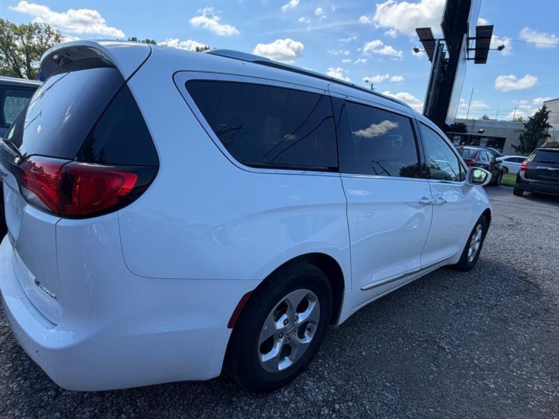 chrysler pacifica hybrid 2018 2C4RC1L73JR258338 image chrysler pacifica hybrid 2018 2C4RC1L73JR258338 image